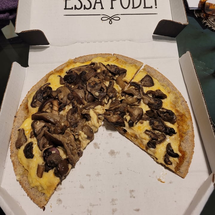 photo of Fitzza - Loja Arpoador Pizza Selvagem - Massa Vegana E Queijo Vegano shared by @daniprado on  12 Jun 2022 - review