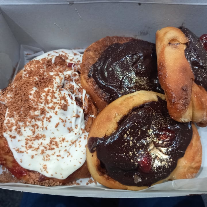 review photo of Wake and Bake Kitchen Cinnabons shared by @colleenc on 09 Jun 2021 - review