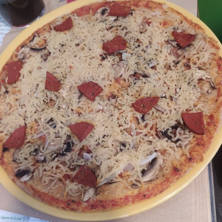 photo of Dolce Pizza y Los Veganos Pizza De Chorizo Vegano shared by @teysis on  15 May 2021 - review