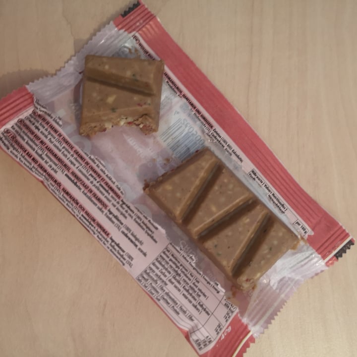 review photo of Nucao Raspberry Crisp shared by @luisaluisa on 28 Jul 2021 - review
