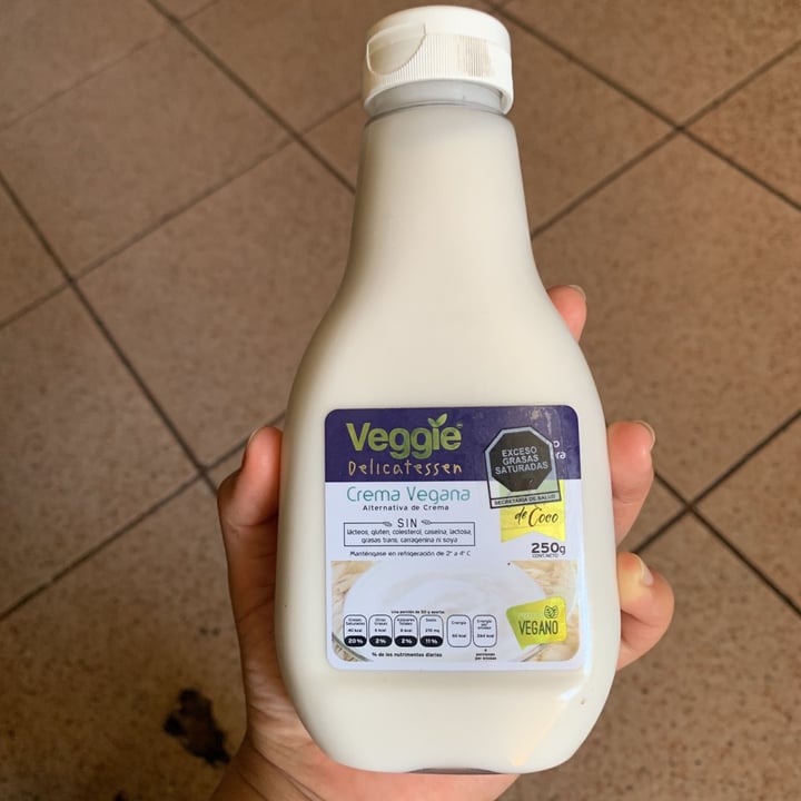 photo of Veggie Delicatessen Crema Vegana shared by @nataliahrz on  22 Sep 2021 - review