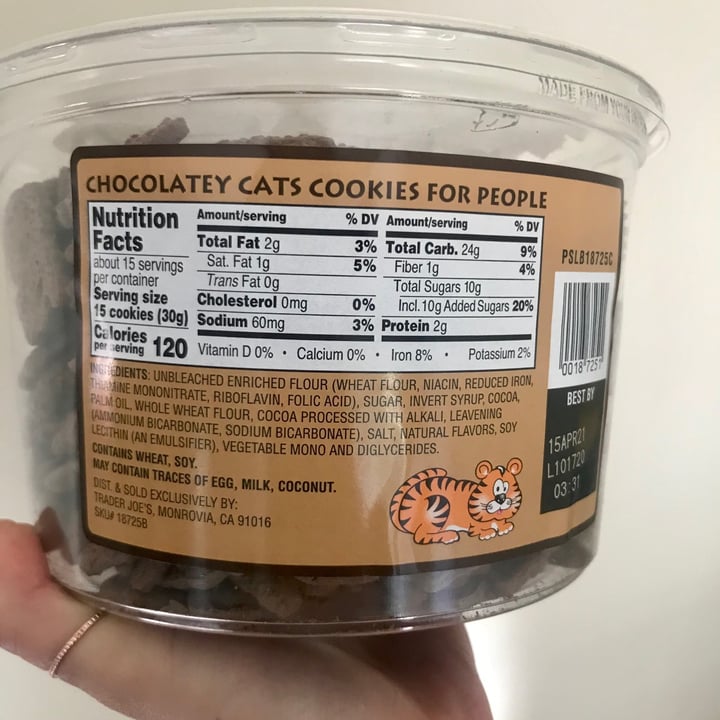 photo of Trader Joe's Chocolatey Cat Cookies for People shared by @appleappleamanda on  13 Jan 2021 - review