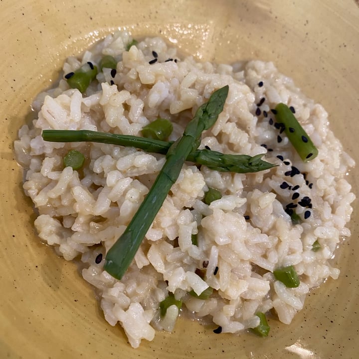 review photo of Penguin Bar Arroz meloso de Espárragos trigueros y Curry de coco shared by @esti8 on 06 May 2022 - review