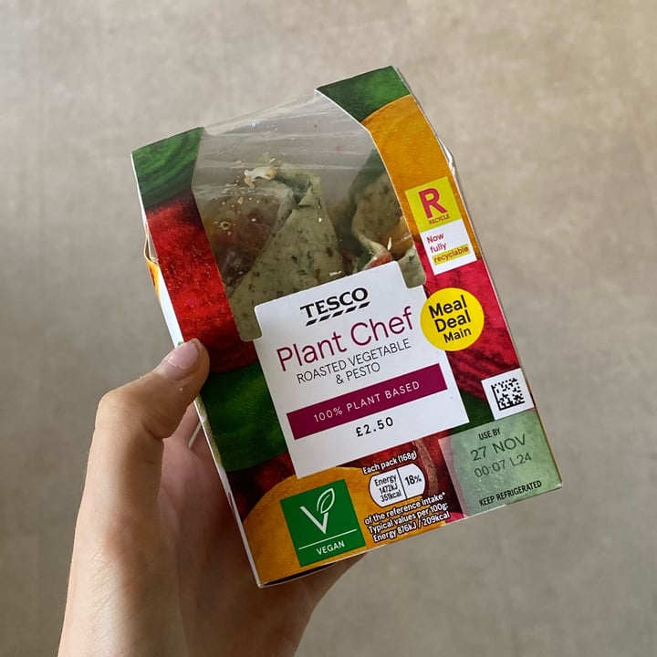 photo of Tesco Plant Chef Roasted vegetable and pesto wrap shared by @rosiesargeant on  27 Nov 2021 - review