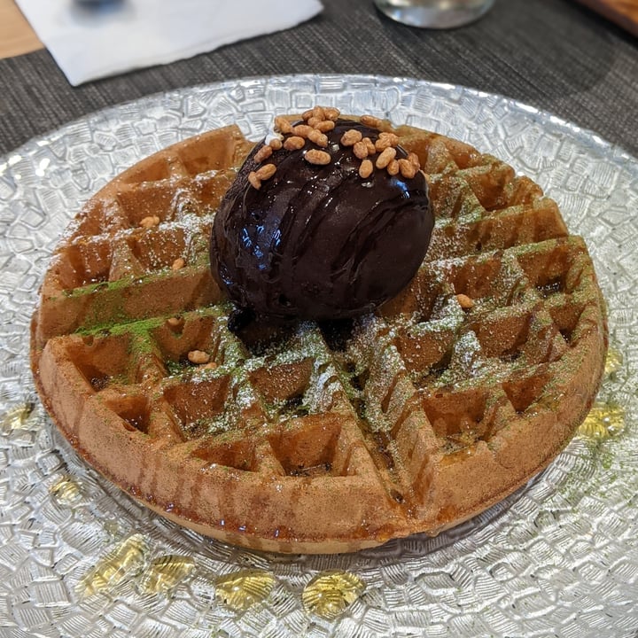 photo of Hvala Keong Saik Dairy-Free Waffles shared by @oblongboxes on  10 Feb 2021 - review