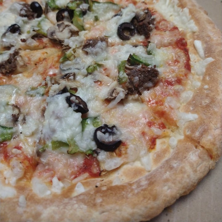 review photo of Papa johns Royal Vegan Pizza shared by @mac04 on 19 Apr 2022 - review