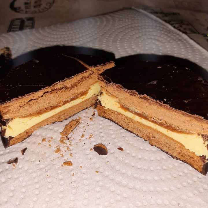 photo of Un Rincón Vegano Alfajor Banana Split shared by @candeielussi on  07 Aug 2020 - review