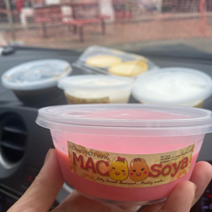 photo of MAC Soya Strawberry pudding shared by @piggy-egg on  16 Nov 2021 - review