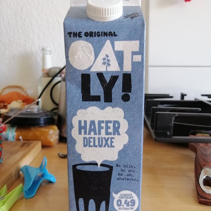 photo of Oatly Hafer Dryck Deluxe Drink shared by @evanitra on  20 Sep 2022 - review