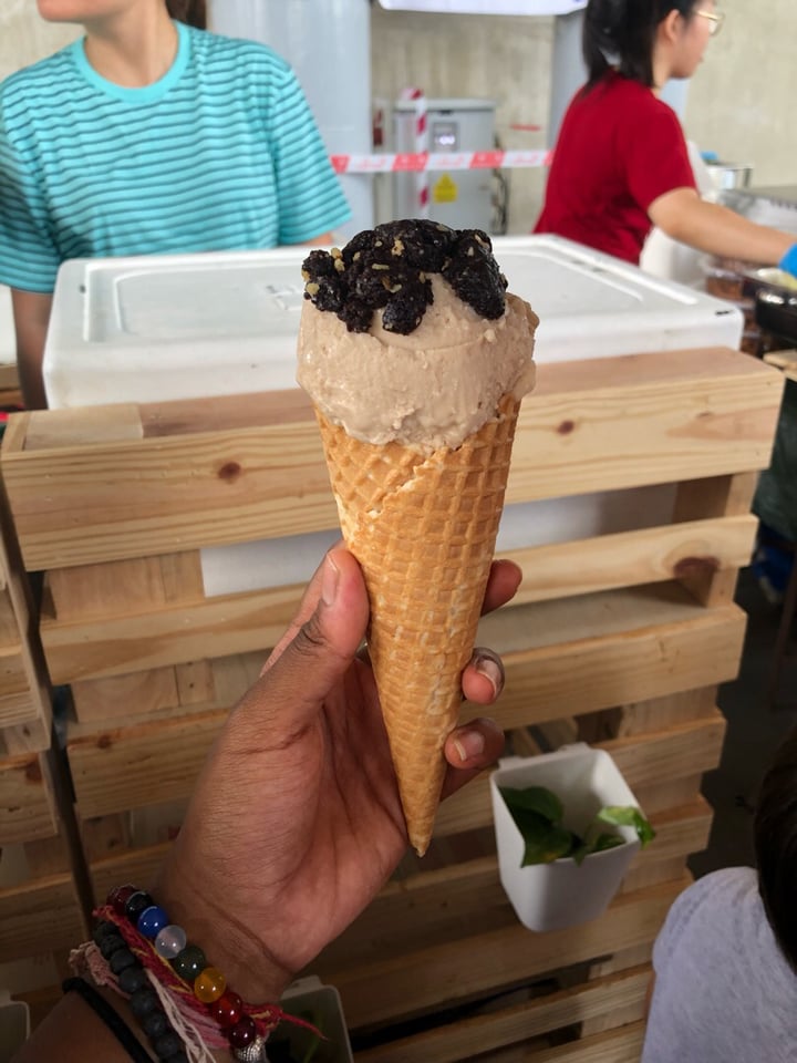 photo of WS Deli Experience Store hazelnut ice cream shared by @alyrauff on  21 Jan 2019 - review