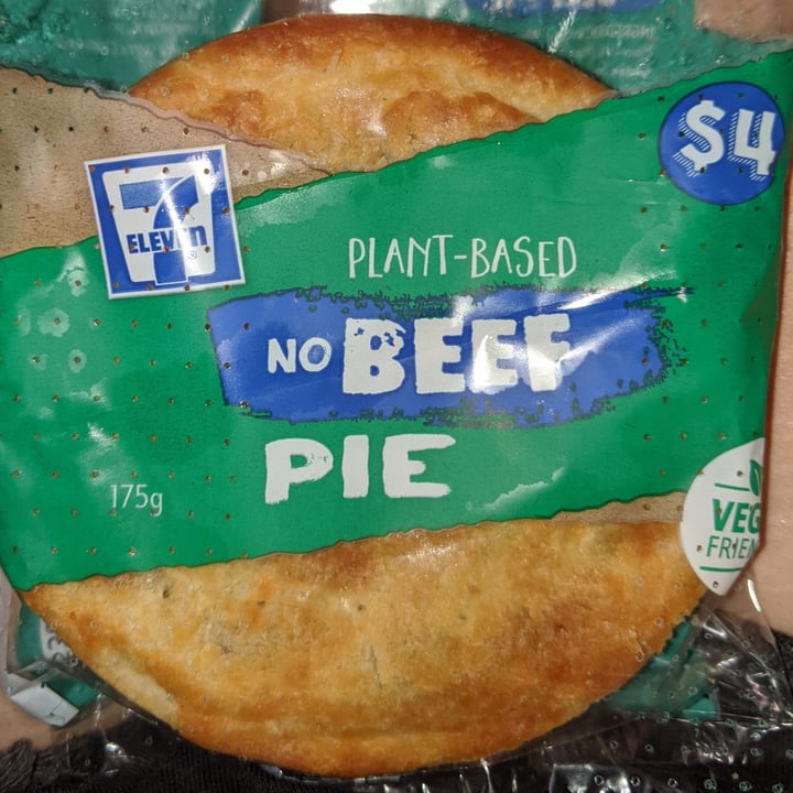 photo of 7-Eleven Kedron Plant-based no beef pie shared by @mikilfaith on  07 Jun 2020 - review