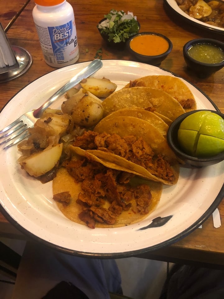photo of Revolucion Verde Tacos al pastor shared by @migumillan01 on  08 Mar 2020 - review