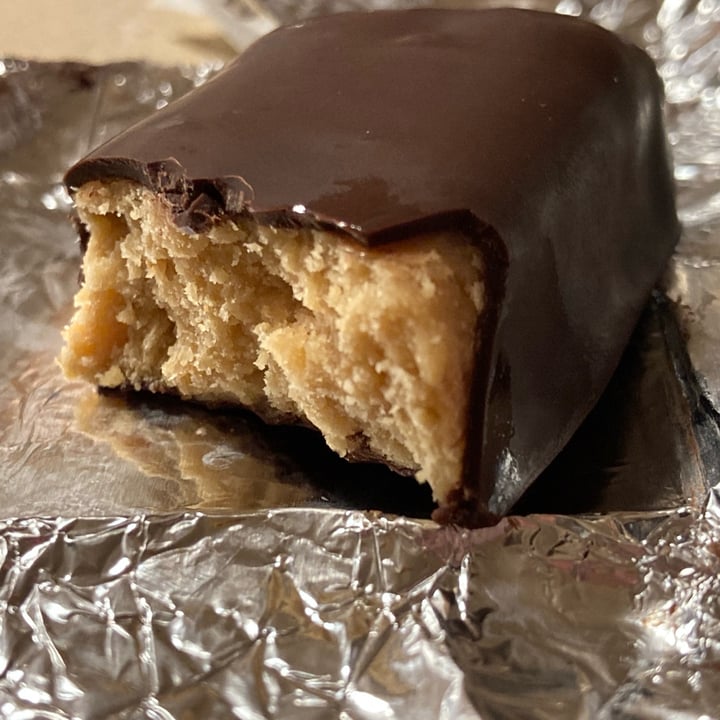 review photo of TomBumble Peanut Butter Flake Candy With Chocolate shared by @cecilbeee on 10 Mar 2022 - review