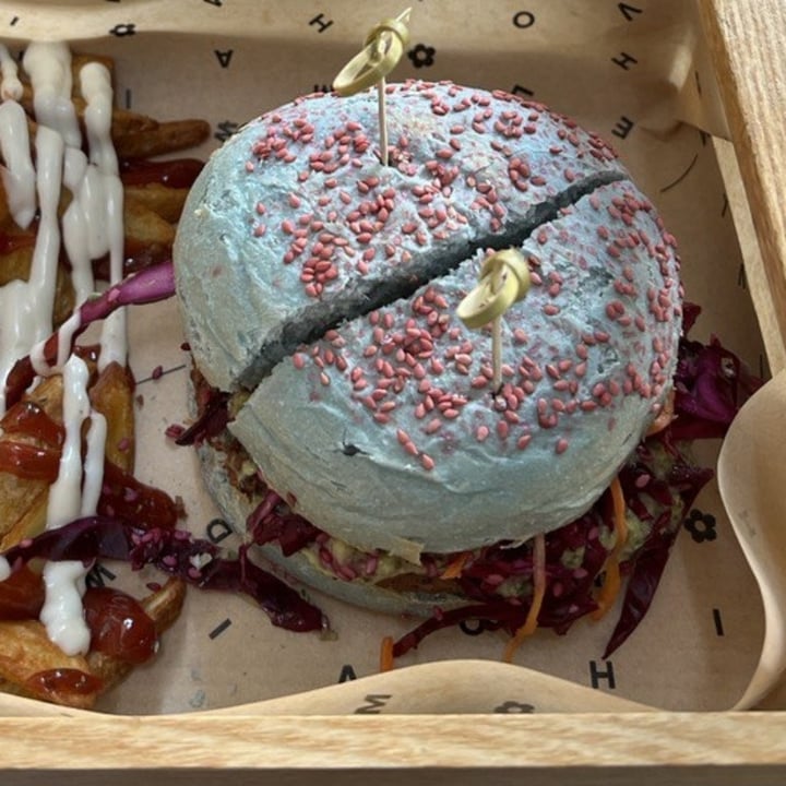review photo of Flower Burger I Puffi Limited Edition shared by @isa96 on 12 Jun 2022 - review