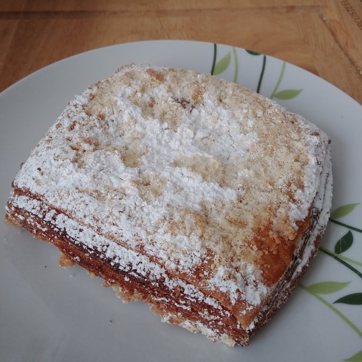 photo of Oh My Days Vegan Cafe Apple Crumble Danish shared by @alynereis on  24 Sep 2021 - review