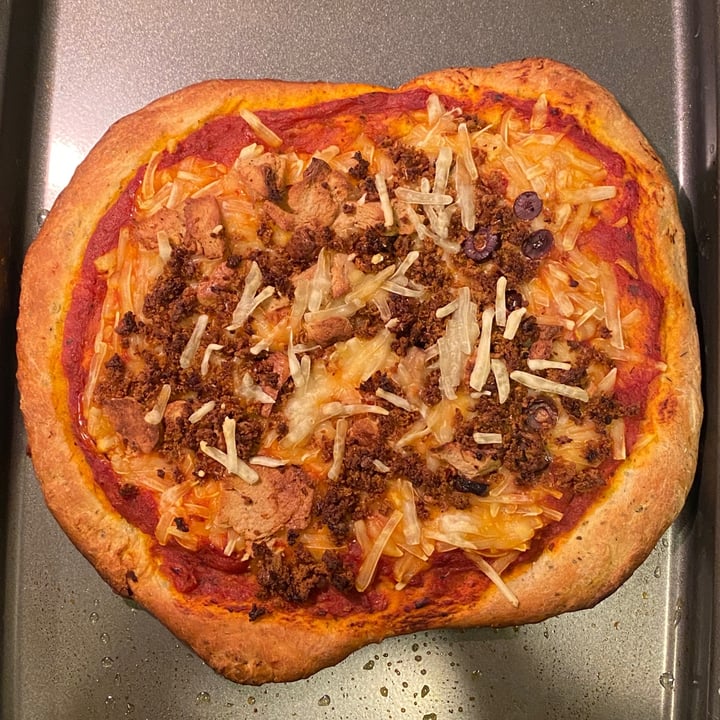 photo of Trader Joe's Garlic & herb pizza dough shared by @abadgevegan on  12 Jan 2022 - review