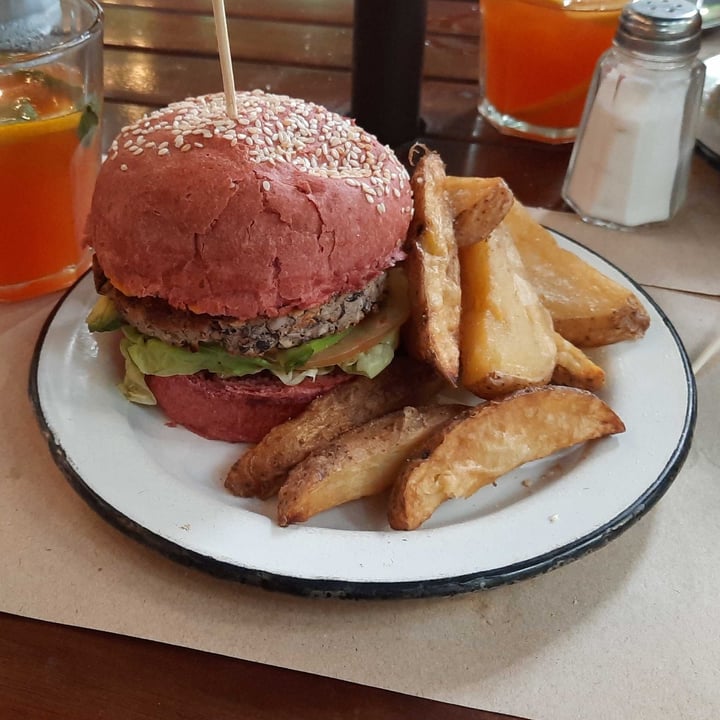 photo of Foodie SpecialBurger Hamburguesa Vegana shared by @enarie on  04 Dec 2021 - review