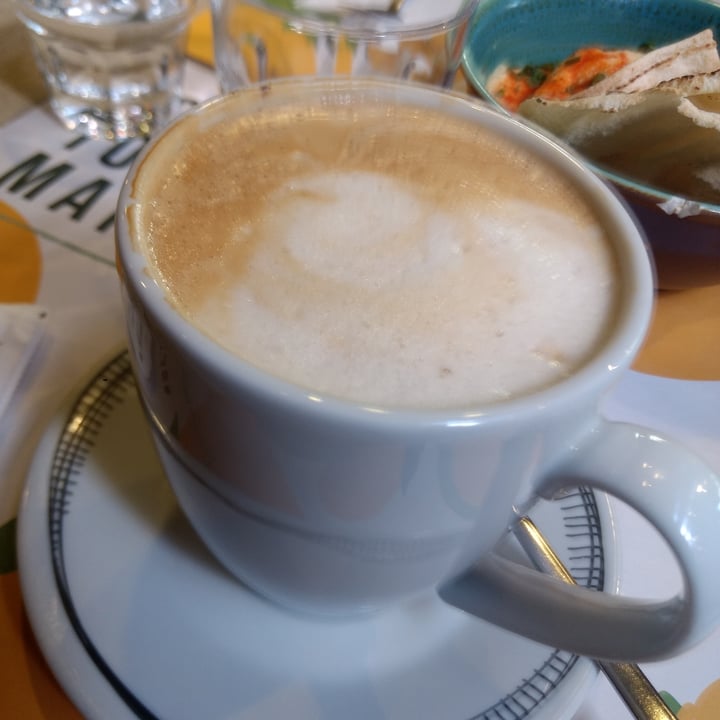photo of Tea Connection - Caballito Café Con Leche De Almendras shared by @ericaterreros on  18 Apr 2022 - review