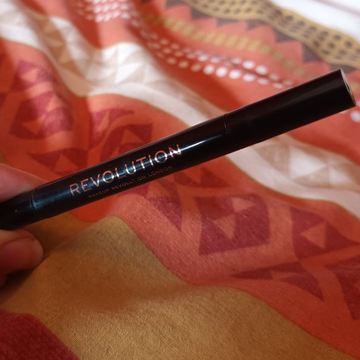 photo of Revolution Beauty Double Ended Pen Eyeliner shared by @han13 on  03 Oct 2022 - review