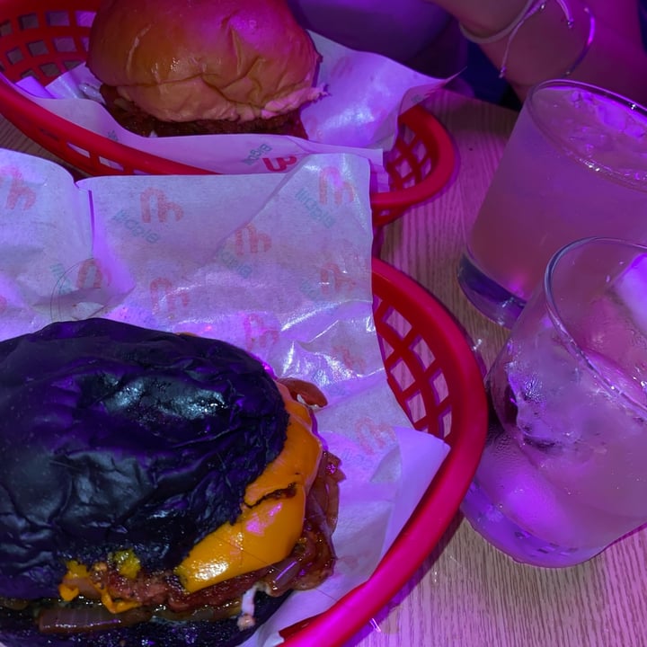 photo of Big Dill Black Mamba Burger w/ Slime Fries shared by @heppisweetpotato on  19 Dec 2021 - review