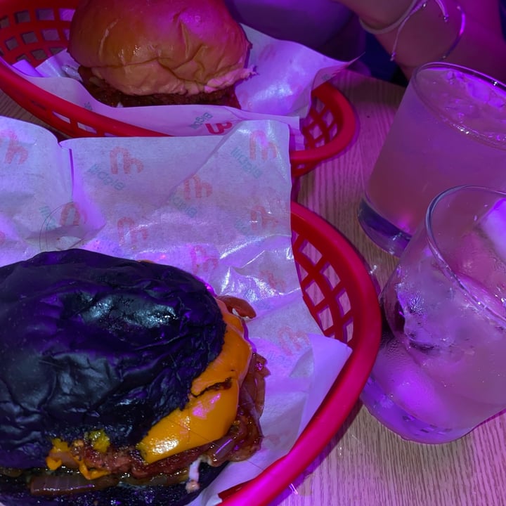 review photo of Big Dill Black Mamba Burger w/ Slime Fries shared by @heppisweetpotato on 19 Dec 2021 - review
