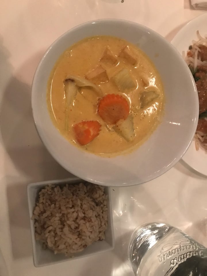 photo of Satdha Yellow curry shared by @mariapacheco on  18 Apr 2019 - review