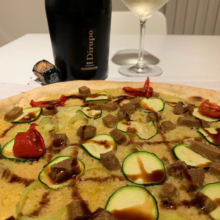 review photo of Magic Pizza Bio Forlì Pizza La Vegana Con Crema Di Ceci shared by @thereformer on 11 Jun 2022 - review