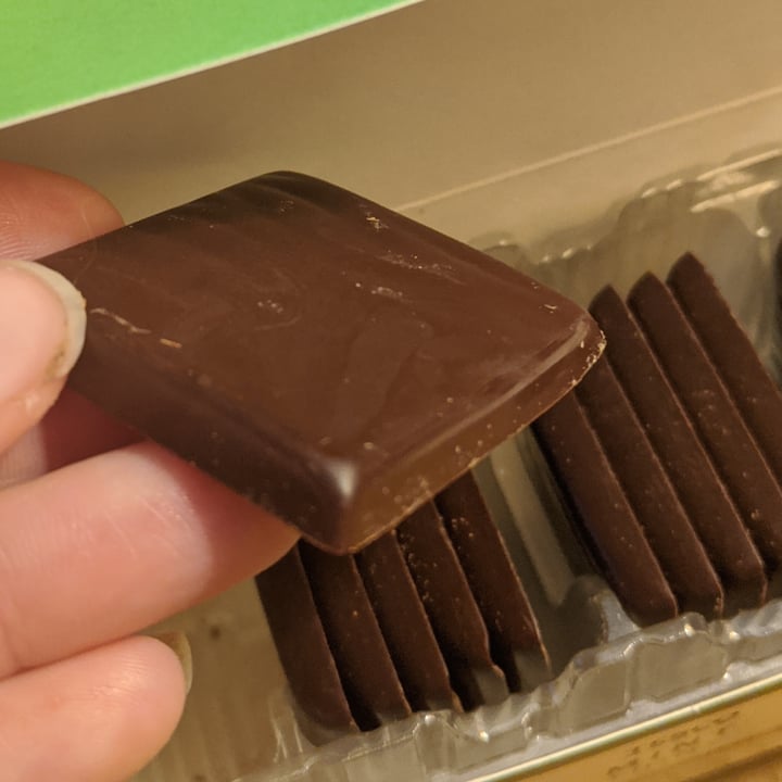 photo of Tesco Dark chocolate mint thins shared by @chanelharding on  15 Nov 2022 - review