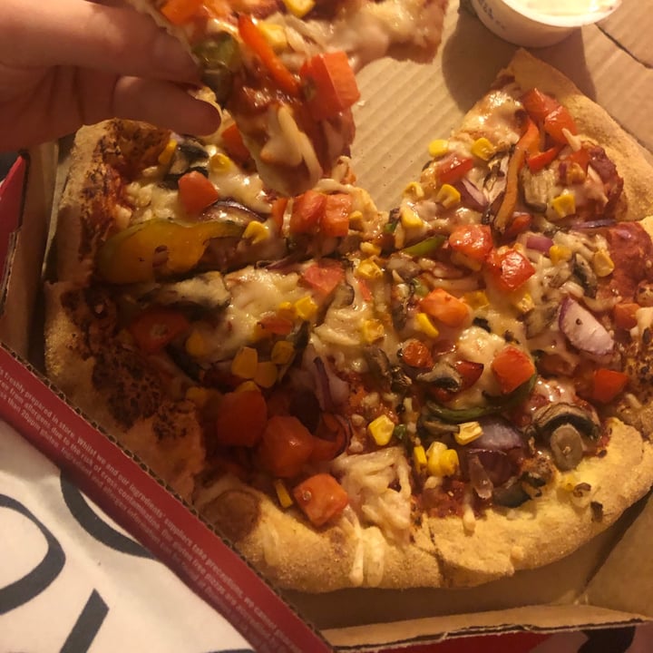 photo of Dominos Pizza Vegan Vegi Supreme shared by @rhiannondiamxnd on  05 Oct 2020 - review