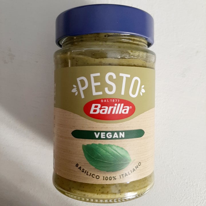 photo of Barilla Pesto Basilico Vegan shared by @valentinagelso23 on  13 Jul 2022 - review