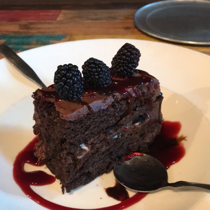 photo of Nacho Daddy Vegan chocolate raspberry cake shared by @mellshoe on  04 May 2020 - review