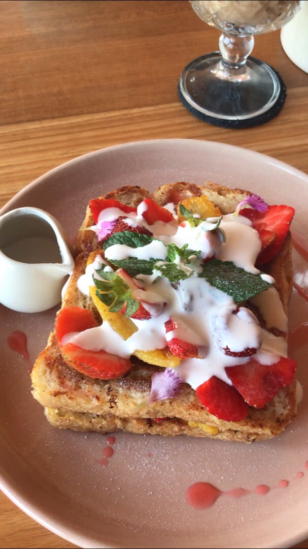 photo of NEON PALMS Epic French toast shared by @peasfulpea on  06 Jul 2019 - review