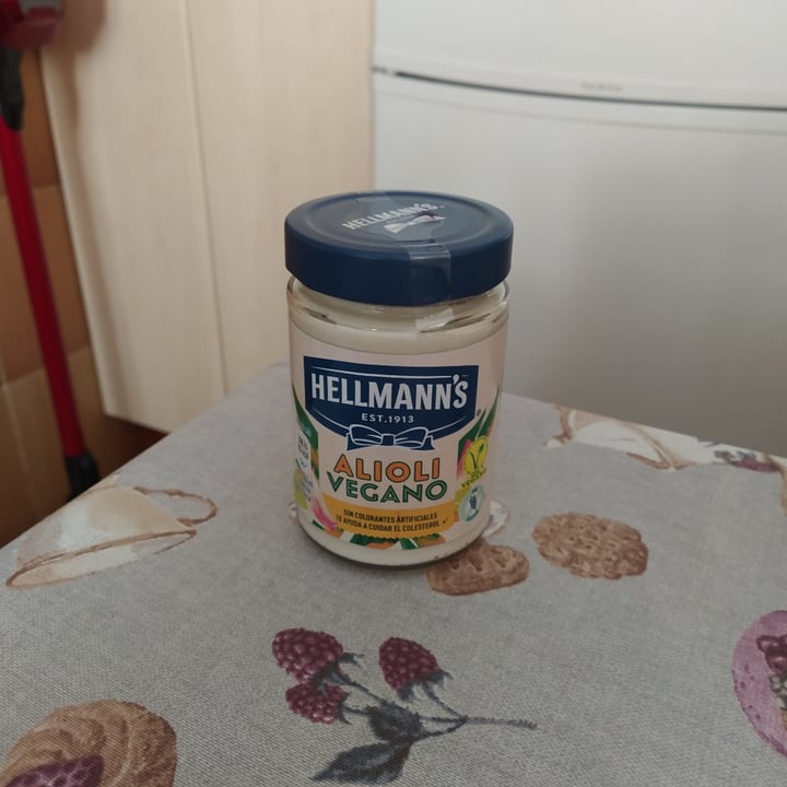 photo of Hellmann’s Alioli vegano shared by @sam911bee on  31 Jul 2021 - review