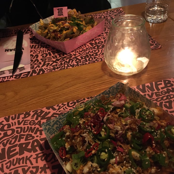 photo of Vegan Junk Food Bar Flashy Shawarma Kapsalon shared by @nienkella on  06 Nov 2022 - review