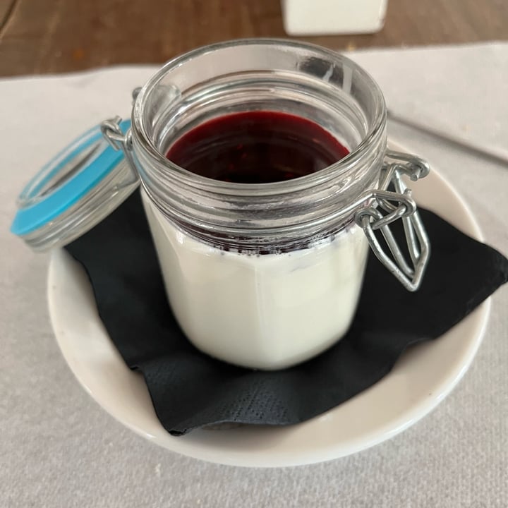 review photo of Il Giardino di Sveva Panna cotta shared by @morden on 17 Dec 2022 - review