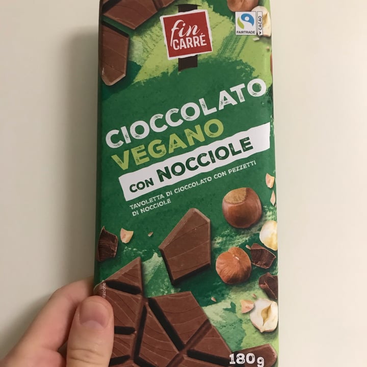 photo of Fin Carré Cioccolato vegano con nocciole shared by @franci90 on  21 Jan 2022 - review