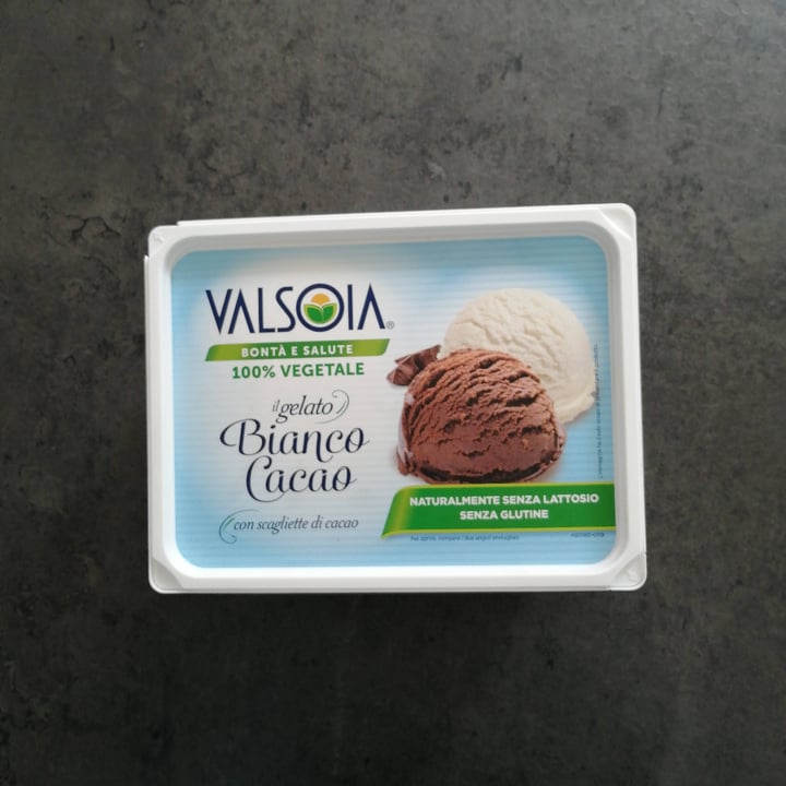 photo of Valsoia Gelato Bianco Cacao shared by @laurainverde on  14 Apr 2022 - review