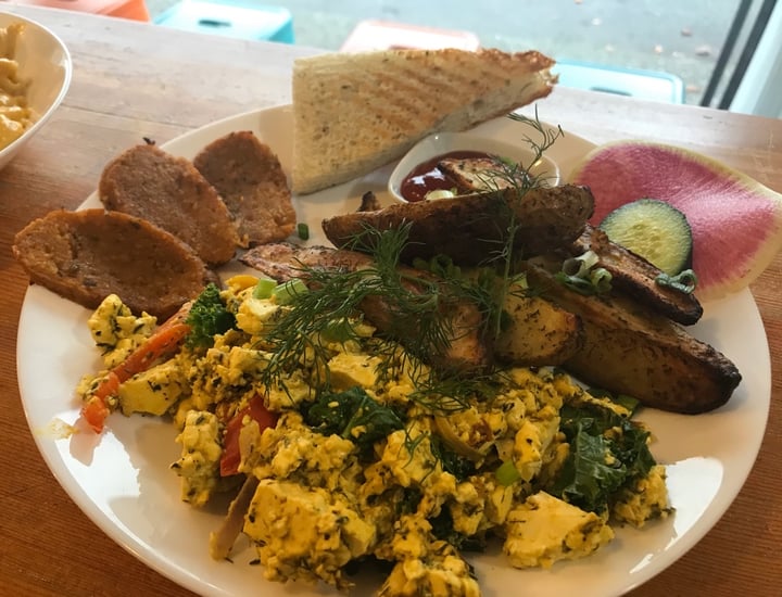 photo of Fern Cafe and Bakery Tofu Scramble shared by @vegan4lyfe on  24 Nov 2019 - review