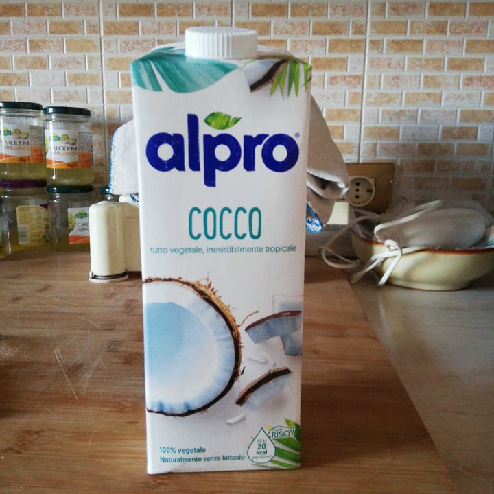 photo of Alpro Bevanda Al Cocco Senza Zuccheri shared by @yayatheveggie on  28 Apr 2021 - review