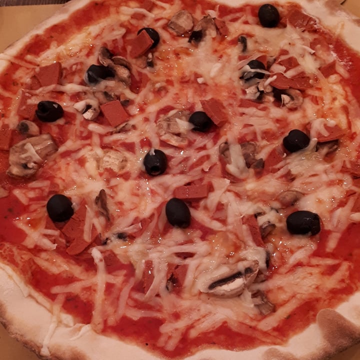 photo of Origano Trevi Pizza capricciosa vegana shared by @eukoalyptus on  08 Apr 2022 - review