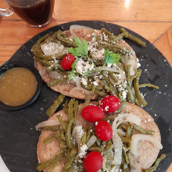 photo of Aura Vegana Tlacoyos shared by @omar0505 on  14 Sep 2021 - review