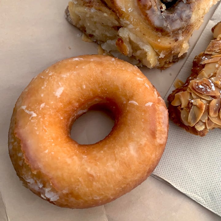 photo of Mister Nice Guy's Bakeshop Vanilla Glazed Bronut shared by @cnnna on  17 Dec 2020 - review