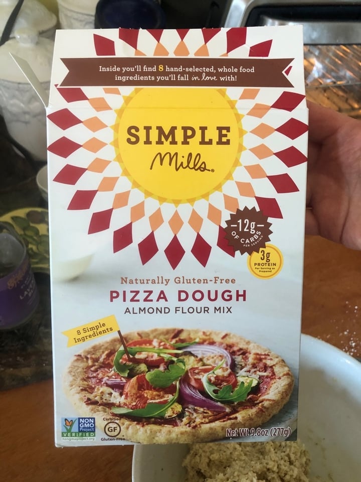 photo of Simple Mills Gluten Free Pizza Dough Mix shared by @emmaleigh on  05 Apr 2020 - review