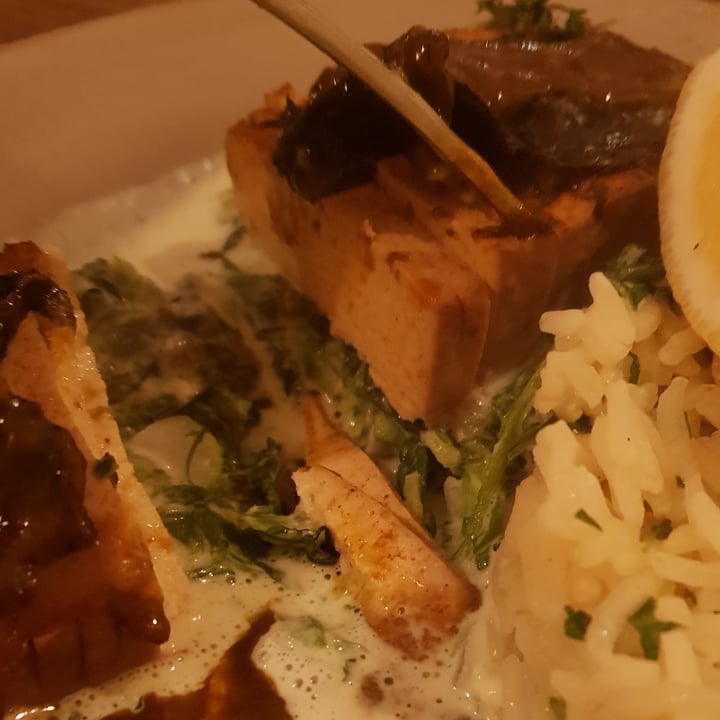 photo of Försters - das vegane Restaurant Soja-Lachsfilet mit Spinat&Reis shared by @jean-luc on  05 Nov 2022 - review