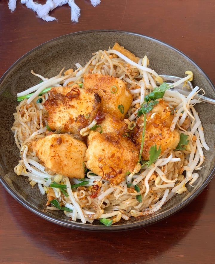 review photo of Sugarcane Restaurant Pad Thai And Salt And Pepper Tofu shared by @vegregg on 03 Jan 2020 - review