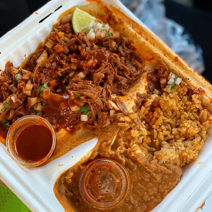 review photo of Dee Vegan Munchies Birria plate shared by @kimvillaneda on 02 Mar 2021 - review