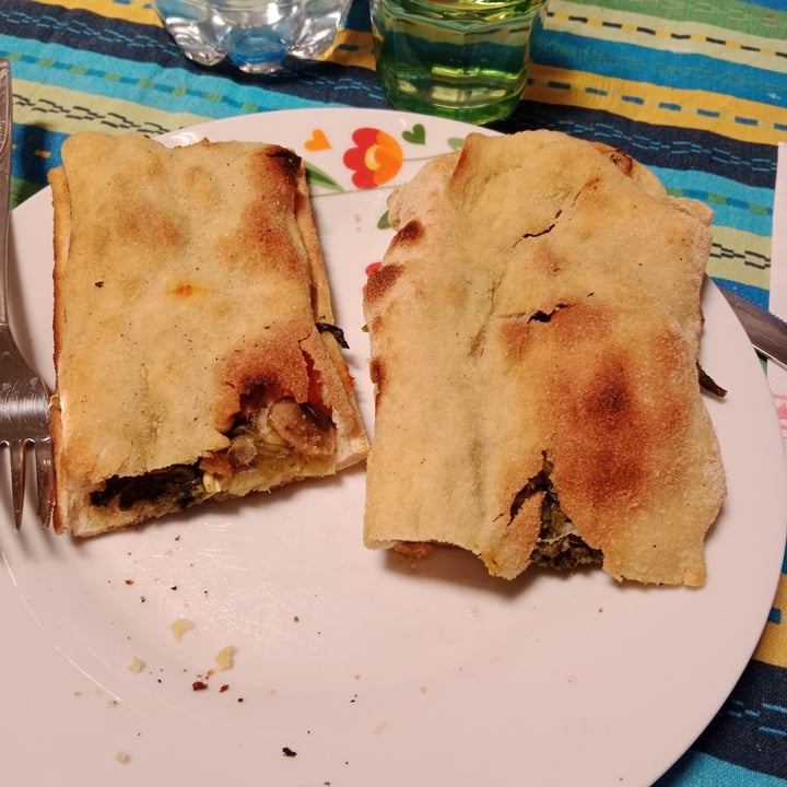 photo of Pizza e Fichi Panuozzo Con Ingredienti Feluca shared by @francescaglad7 on  01 Apr 2022 - review