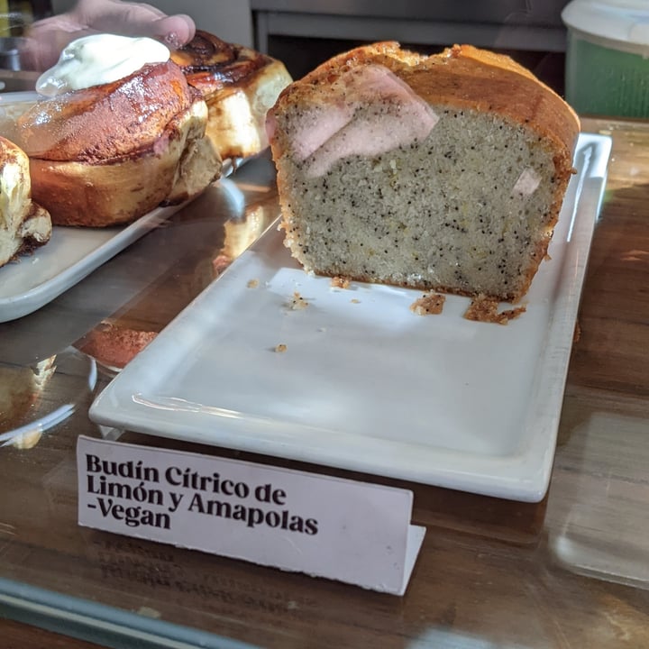 photo of Cuervo Café Budin de limón y Amapolas shared by @cardolina on  29 May 2022 - review