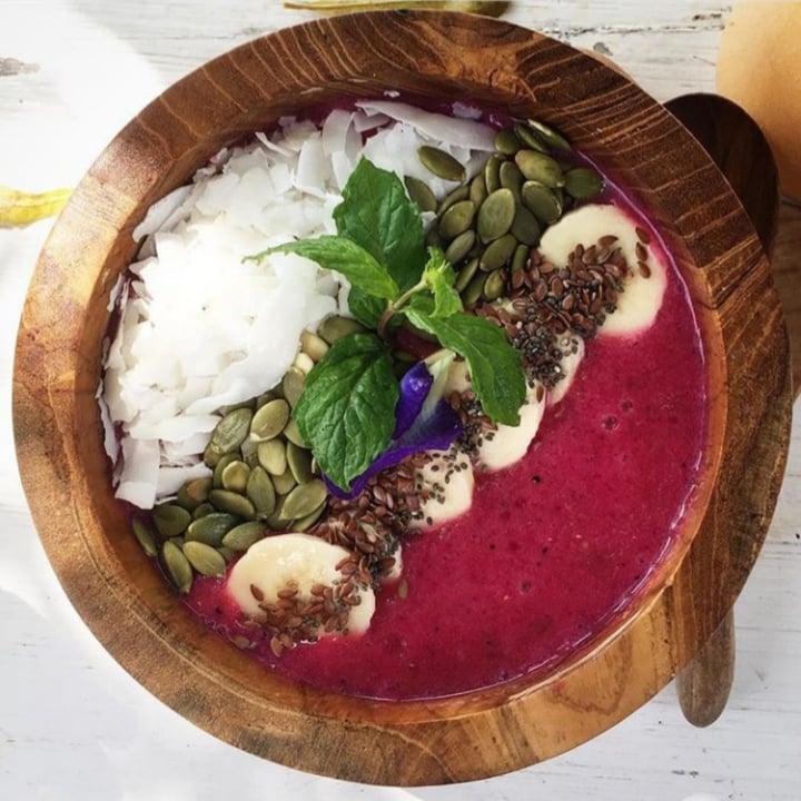 photo of Nook Smoothie Bowl shared by @savvysweetpotato on  25 Mar 2020 - review