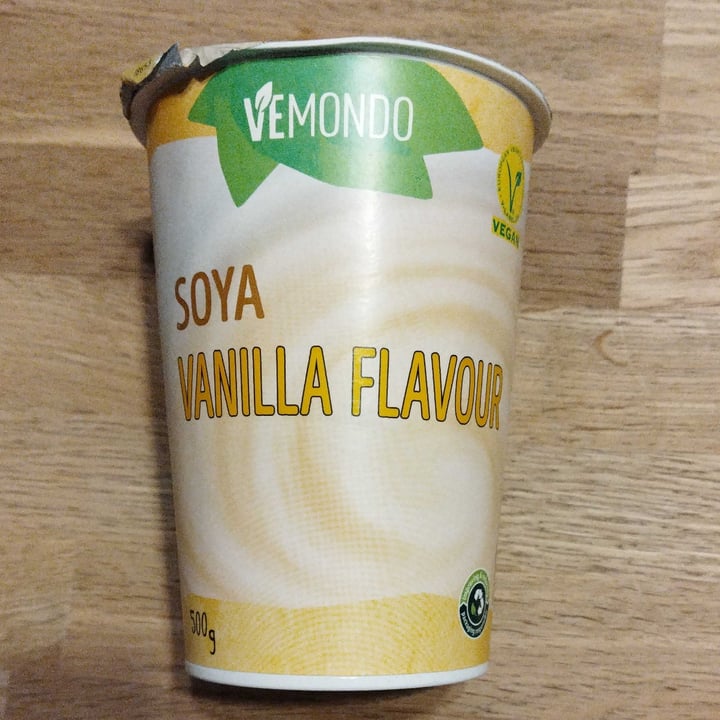 photo of Vemondo Soya Vanilla Flavour Yogurt shared by @ambra- on  13 Jun 2022 - review